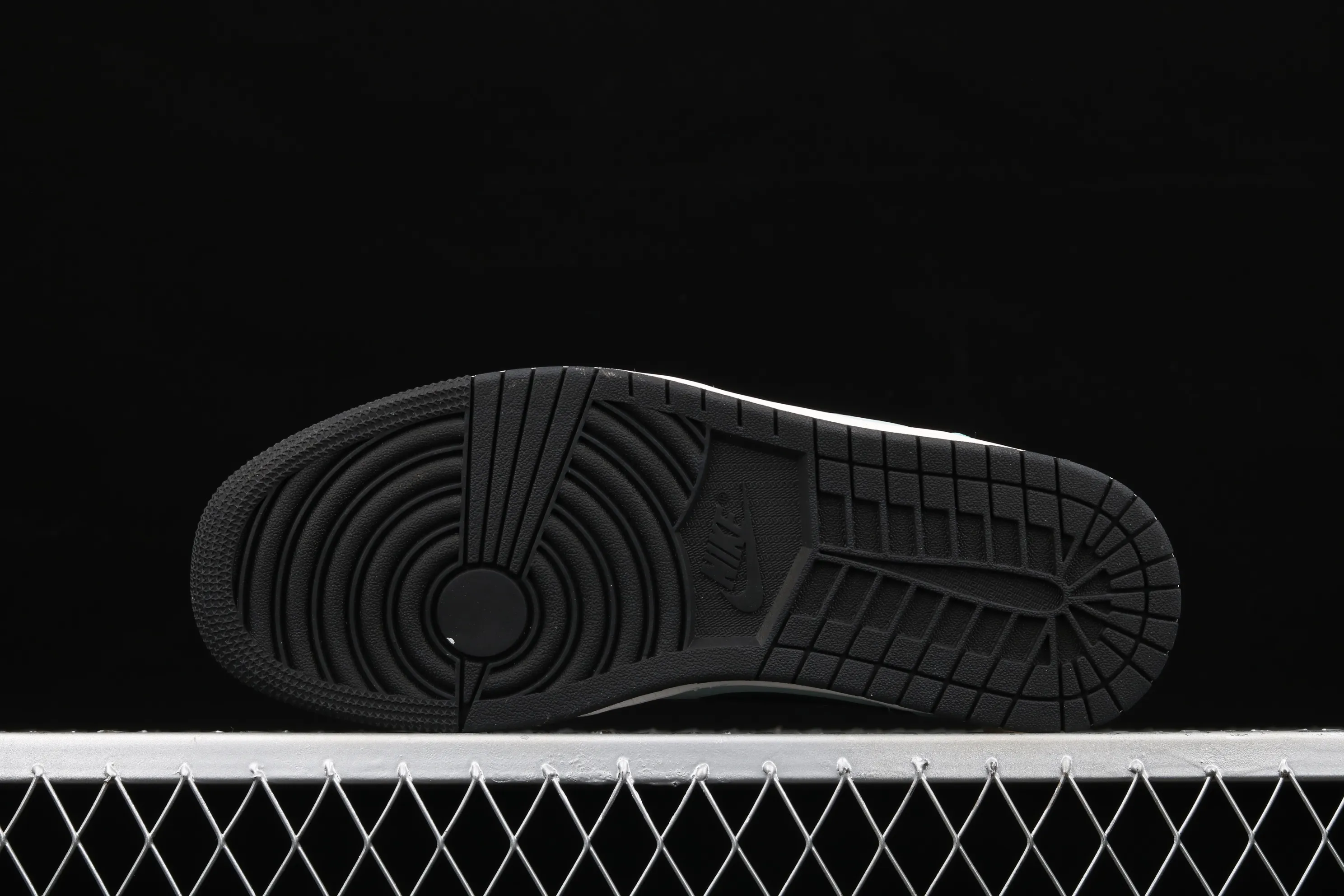 All categories Air Jordan Jordan series basketball shoes Air Jordan 1 High Z version Air Jordan 1 "Court Purple" AJ1 Joe 1 League of Legends black and green CV0152-102